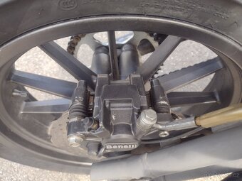 Benelli BN 302 A2 28 kW r. 2015 - 11
