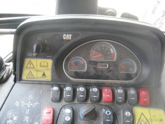 Traktor bagr - 11