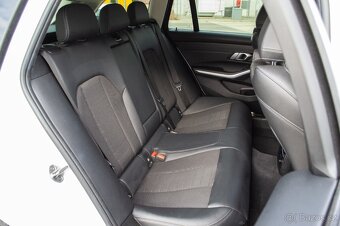 BMW Rad 3 Touring 318d A/T - 11