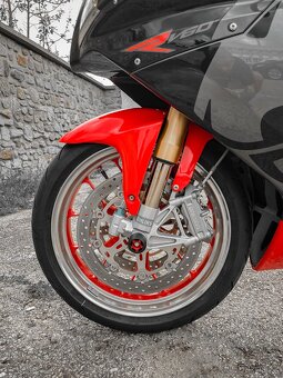 APRILIA RSV1000R FACTORY - 11