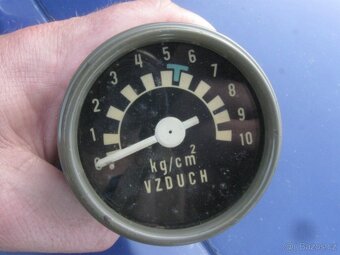 Tlakoměr VZDUCH 0-10 kg/cm2 PAL Czechoslovakia PRAGA V3S - 11