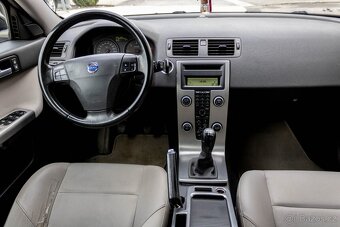 Volvo V50 2.0 D - 11