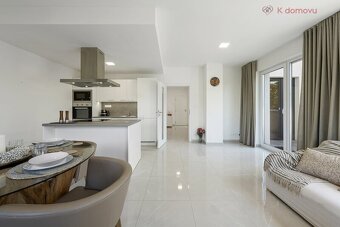 Prodej bytu 3+kk s terasou 90m2 a parkováním u domu, Praha Z - 11