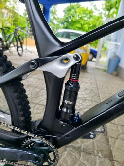 Horské kolo YT IZZO Uncaged 4 Blaze Carbon 2021 29″ - 11