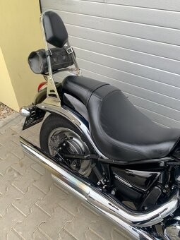 Kawasaki VN 900 Custom - 11