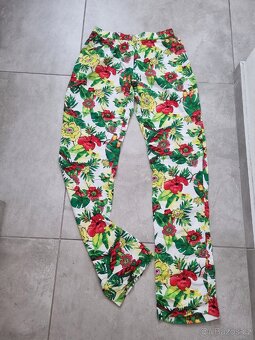 Nové široké letní dámské kalhoty haremky vel S 36 s květy - 11