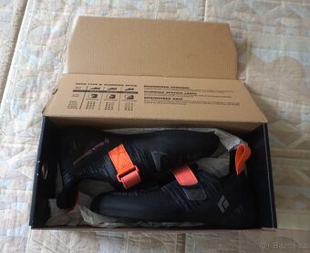 Nové dámské lezečky Black Diamond Momentum vel.41,5 - 11