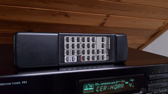Onkyo hifi sestava včetně ovladače a manuálů. - 11