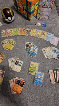 Pokémon - lot přes 220 karet + dárky - 11