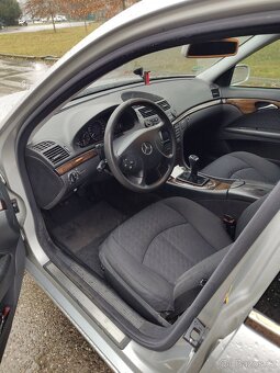 Mercedes Benz e200 LPG - 11