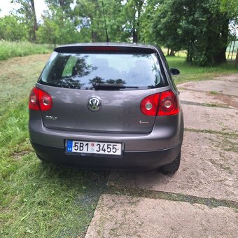 Volkswagen GOLF 5 - 11
