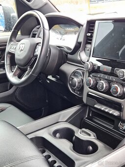 Dodge Ram 1500 5.7 V8 Hemi Crew Cab r.v.2022 - 11