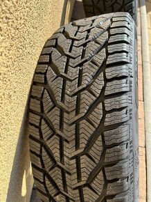 Volvo V40, originální disky, nové zimní pneu Riken 205/50 R1 - 11
