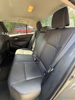 Toyota Corolla Sedan s LPG - Velmi dobrý stav - Odpočet DPH - 11