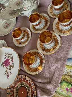 Úklid půdy 1: hrnečky, konvice, skleničky - 11