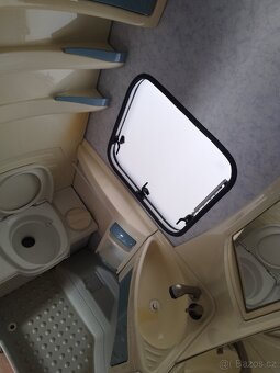 Karavan Caravelair 490 pro 6 osob. - 11