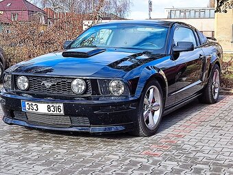 Ford Mustang GT California 2007 V8 4,6l manuál TOP ZVUK - 11