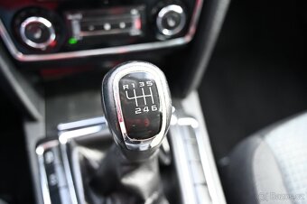 Škoda Superb 2.0TDI 103KW Ambition 5/2012 - 11