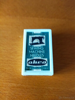 šicí stroj, náhradní díly, jehly, knoflíky - 11