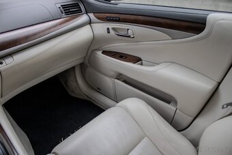 Lexus LS 600h L, 290 kW, automat, 2013, hybrid - 11