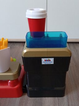 Burger shop KLEIN - 11