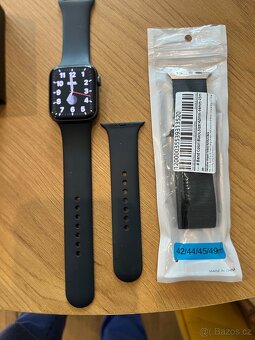 Apple Watch 5 Nike, 84%,44mm - 11