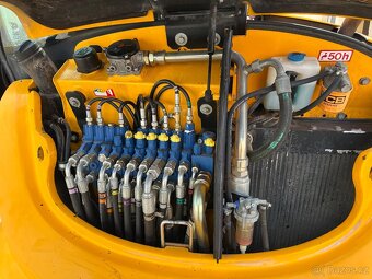 Pasový bagr JCB 8065 RTS,6580kg,naklápěcí svahová lžíce - 11