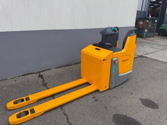 Nízkozdvižný vozík s plošinkou Jung stav nového - 11