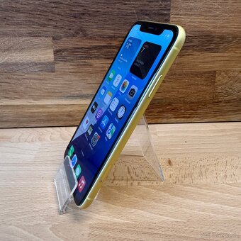 iPhone 11 64GB, žlutý (12 měsíců záruka) - 11