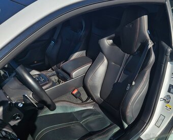 Jaguár F-type 5.0i V8 4x4 405kW 28000km - 11