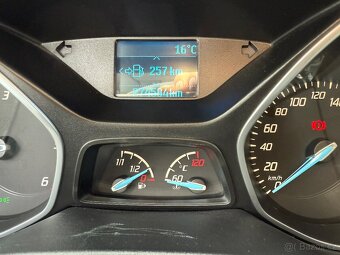 Ford Focus kombi 1,6Tdci 70 kW r.v.2013 1.majitel - 11