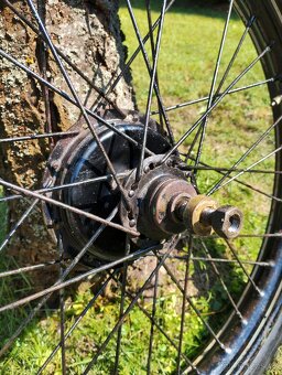 Prodám originální patinové kolo ČZ 150 C s linkami + brzda - 11