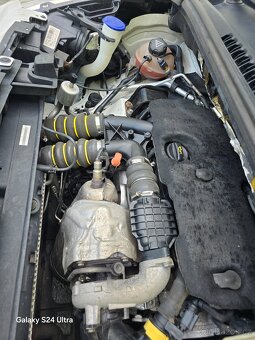 Prodám Peugeot 5008 ,rok 2011 - 11