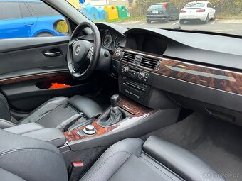 BMW 3 e90 320d 120 kw - 11