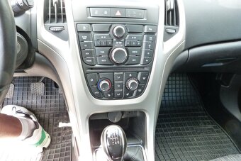 Opel Astra 1.4i Turbo 103 kw - 11