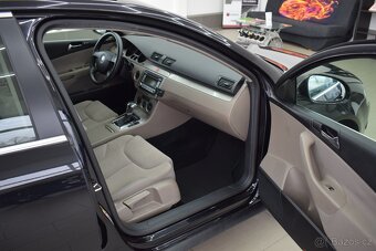 Volkswagen Passat 2,0 TDi,DSG,Xenony,PARROT,šíbr - 11