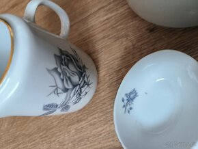 Sada starého zdobeného porcelánu - 11