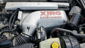 JAGUAR XJR 4.0 320 koní Supercharged - 11