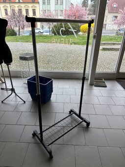Vybavení do obchodu - 11