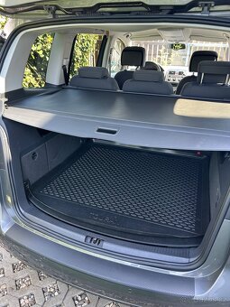 VW Touran LIFE 1.2 TSI, r. 2013, jen 103tkm, serviska - 11