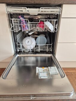 Kuchyně včetně spotřebičů a desky Technistone - 11