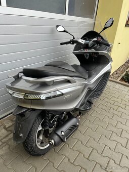 Piaggio X10 125 - 11