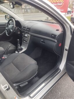 Toyota Avensis 2.0 D-4D - 11