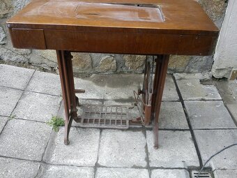 Šicí stroje 5 kusů - 11