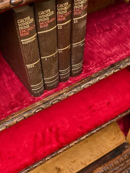 Masivní dubová knihovna v renesančním stylu, 19. století - 11