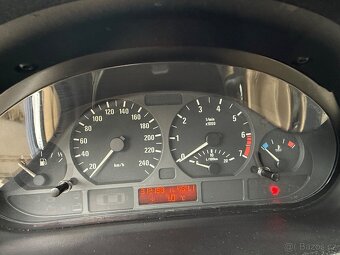 BMW 320 i - 11
