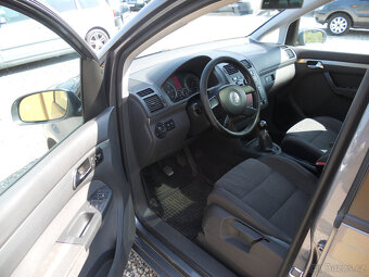Volkswagen Touran 2.0 TDi 103Kw - 11