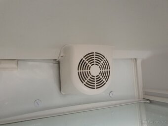 MIELE monoklimatická lednice NEREZ 413 litrů DOVOZ - 11