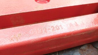 ZÁVAŽÍ PRO ZAHRADNÍ TRAKTOR - 11