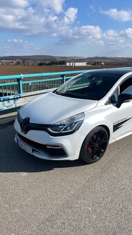 Renault Clio 4 RS TROPHY - 11